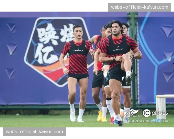 16支球队全部抵达赛区,完成赛前工作会议 16支球队全部抵达赛区,完成赛前工作会议